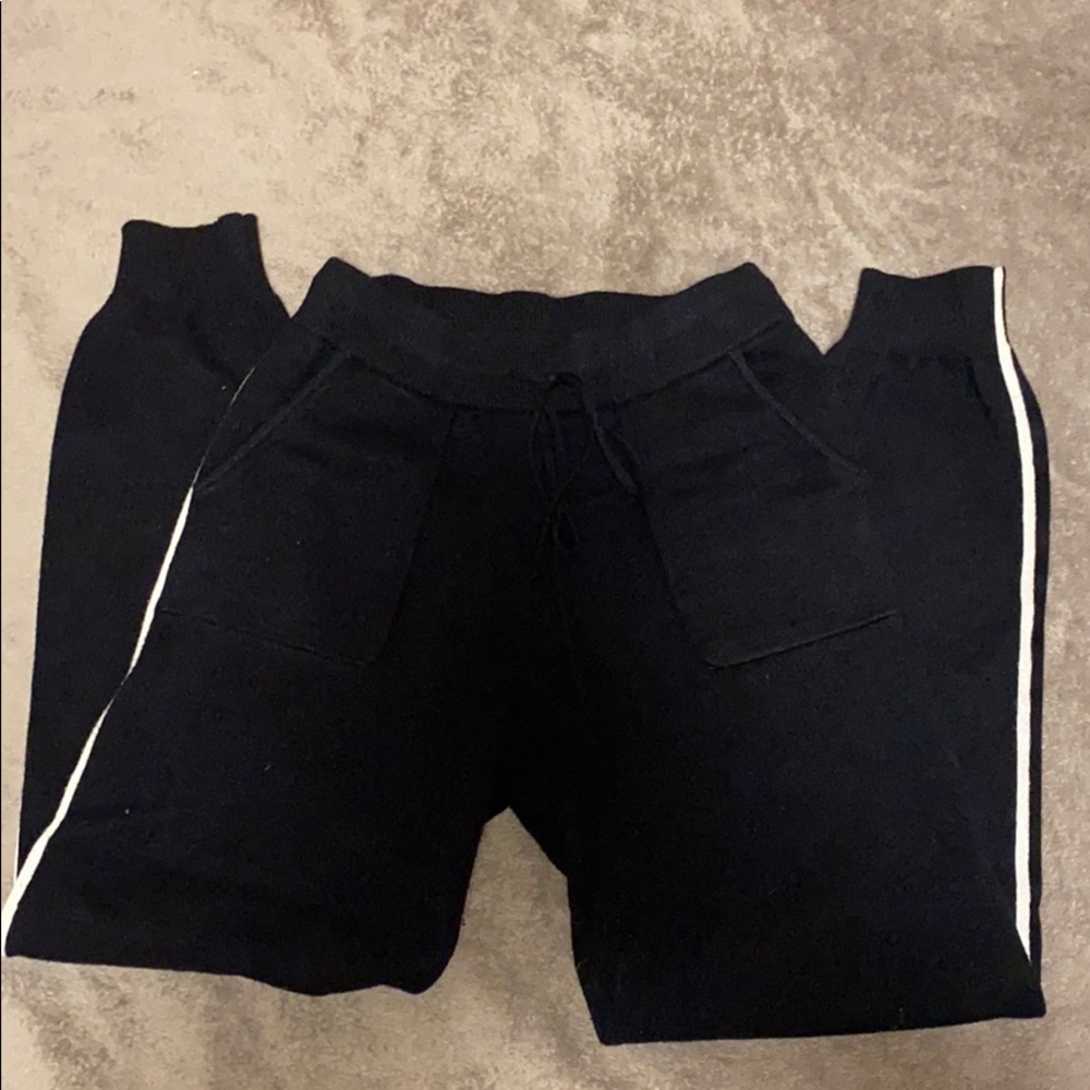 Joggers - Picture 3 of 4